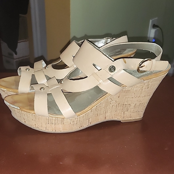 Guess Tan Wedge Sandals Size 11 Strappy Ankle Strap Medium Heel - Picture 2 of 4